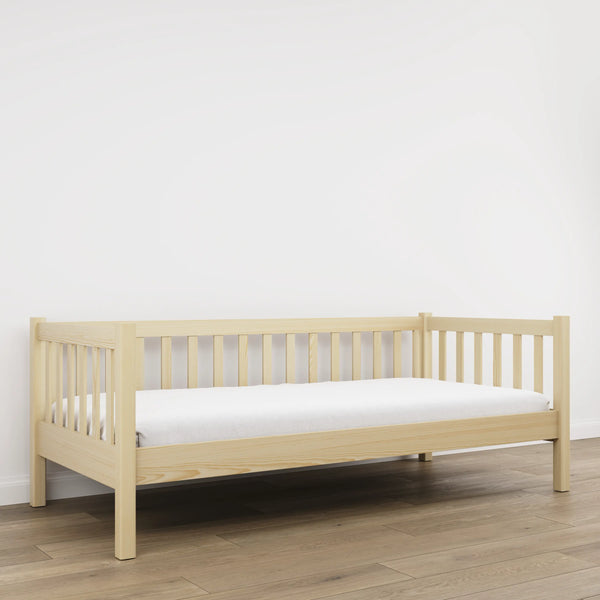Łóżko sofa sosna bezbarwna – boczna bariera drewniane, bezpieczeństwo dla dzieci