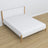 Doppelbett Weiß-Eiche im Schlafzimmer – Arrangement mit Bettwäsche, scandi Stil