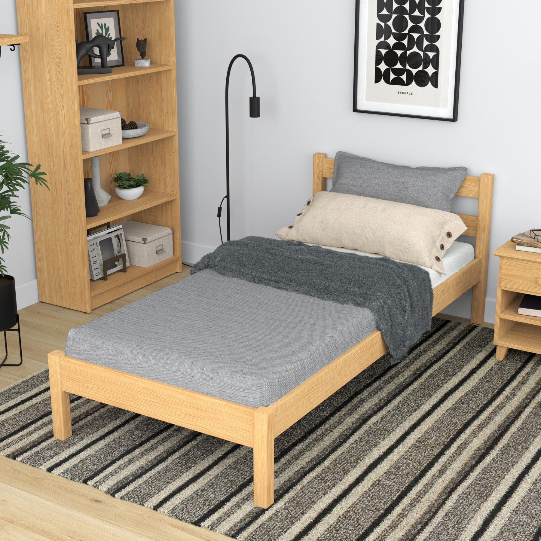 Lit simple en bois pin naturel – vue de côté, proportions du meuble