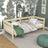 Sofa-lit pin incolore dans la chambre d'enfant – décoration scandinave, en bois