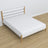Doppelbett Weiß-Eiche im Schlafzimmer – Arrangement mit Bettwäsche, scandi Stil