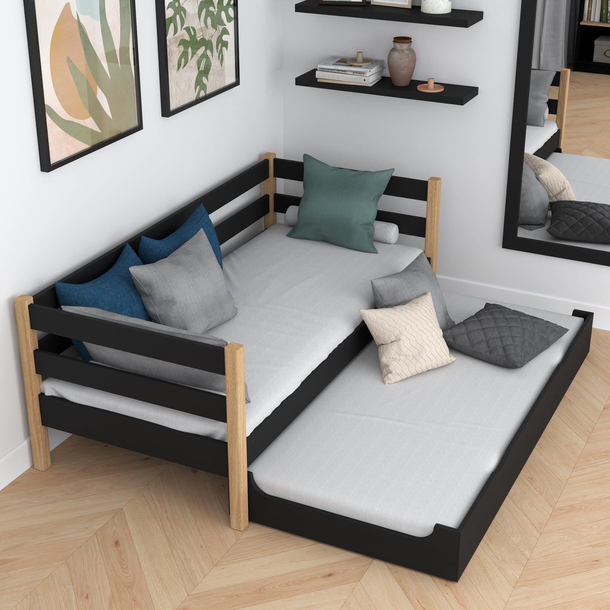 Bettsofa aus Holz Schwarz-Eiche – herausgezogene Matratzenlade, für Gäste