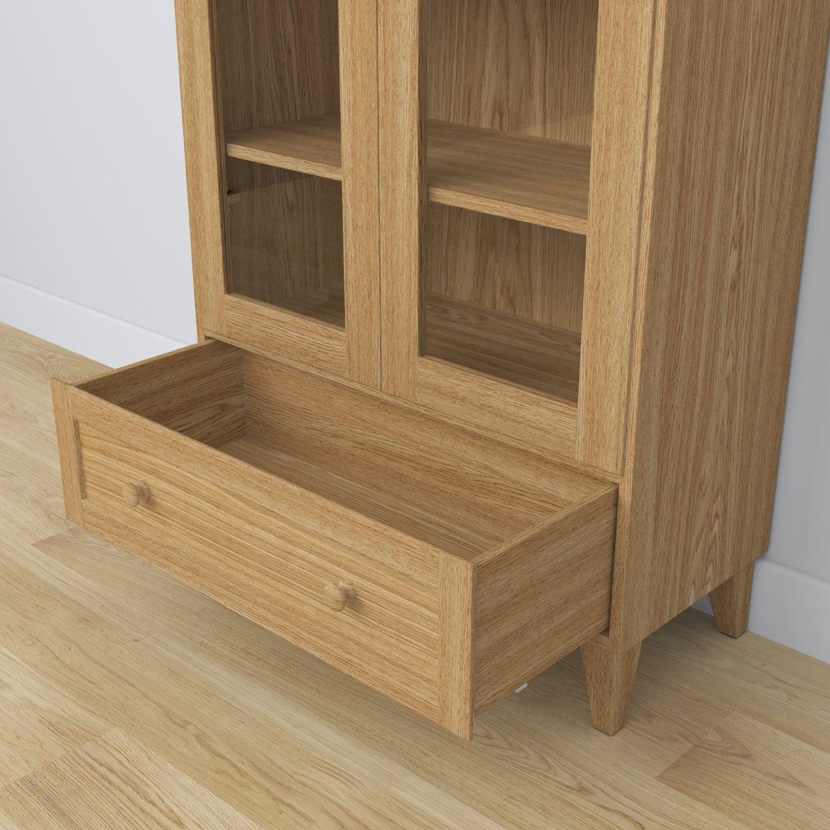 Vitrine 1S en chêne chêne naturel – portes ouvertes, étagères i tiroir l'intérieur
