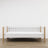 Bettsofa aus Holz Weiß mit Eiche – Seitenansicht, Form und Proportionen des Möbelstücks