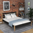 Doppelbett Schwarz-Eiche im Schlafzimmer – Arrangement mit Bettwäsche, Scandi-Stil